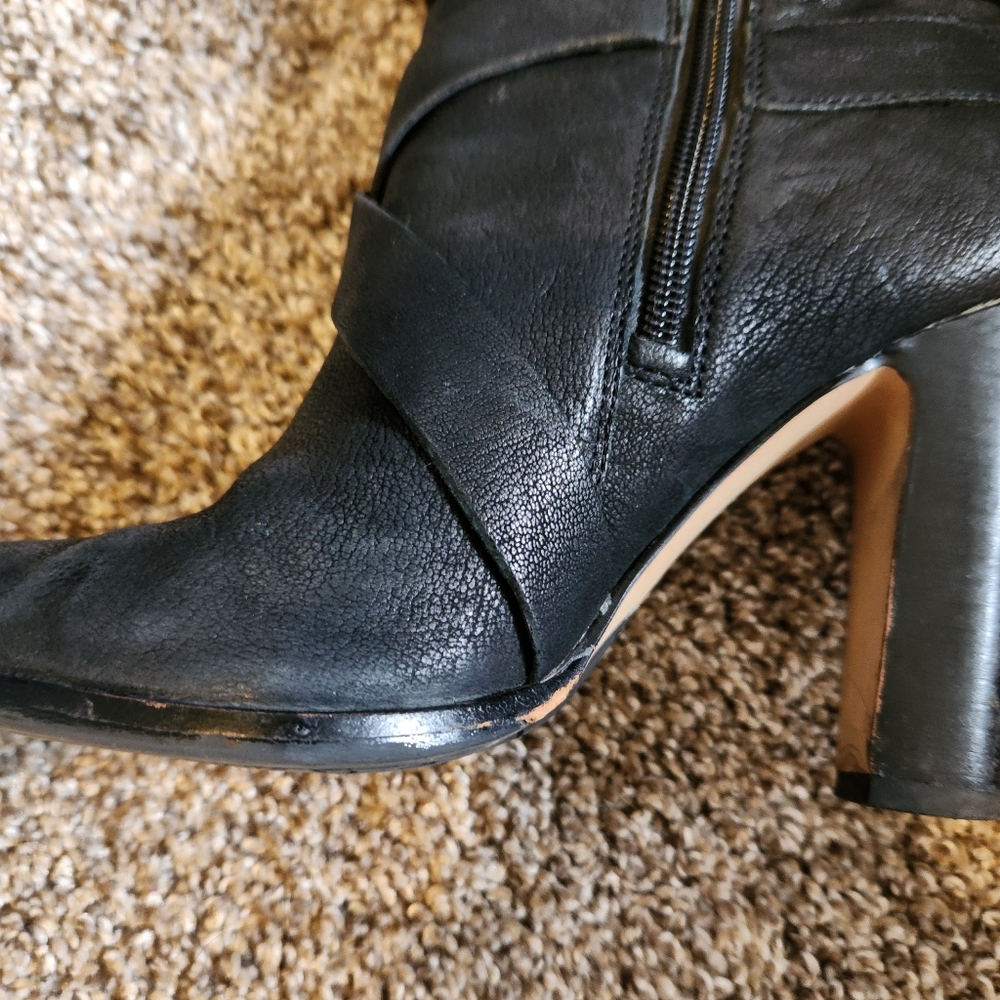 Vince Camuto Charisa Bootie - Picture 9 of 9